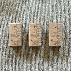 Tinted sunscreen stick crème